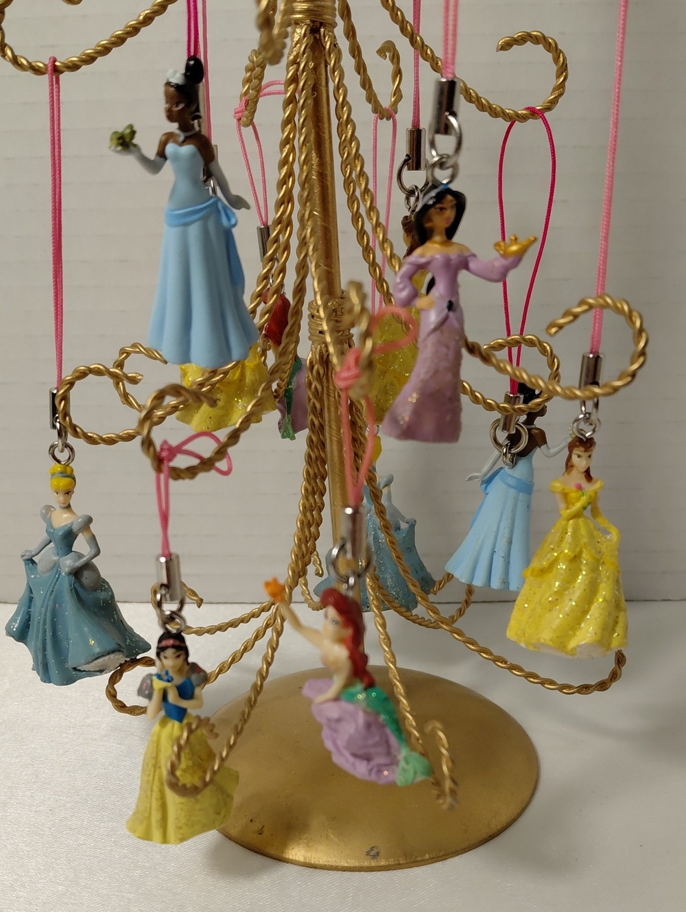 Mini Gold Tree With Mini Disney Princesses - Picture 2 of 6